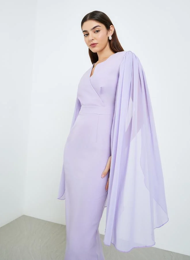 ستايلي فستان ميدي سادة بأكمام كيب